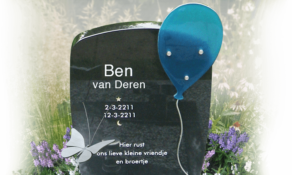 grafsteen voor baby met ballon van glas
