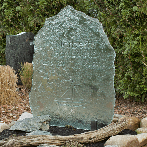 monumententuin grafstenen glasmonument natuurlijke uitstraling