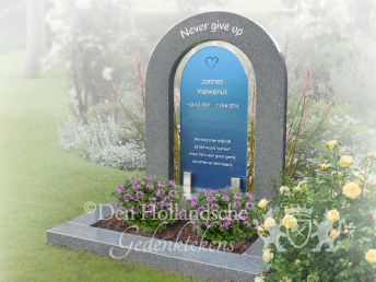 Glazen persoonlijk grafmonument voor kort graf
