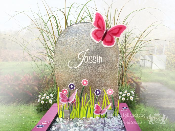 Kindermonument van glas met vlinders foto 1