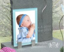 Kinder grafsteen met glas foto 4