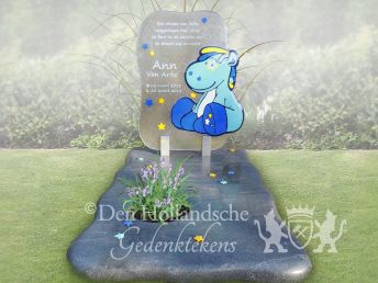 Kindermonument met afbeelding van glas