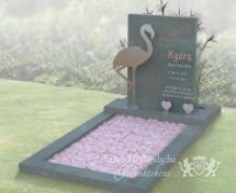 Kindermonument met flamingo van RVS foto 1