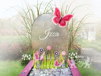 Kindermonument van glas met vlinders