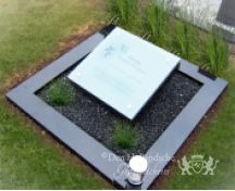 Urnenmonument met glazen letterplaat foto 9