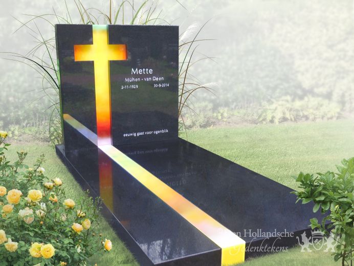 Modern glazen grafmonument met kruis foto 1