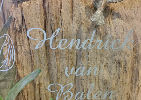 grafmonumenten showroom zandstralen belettering