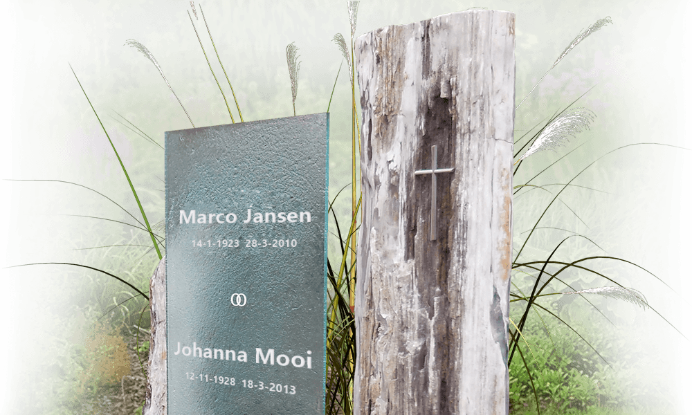 natuurlijk grafmonument met versteend houten zuil